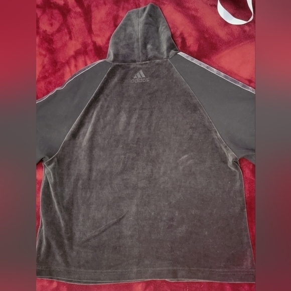 Adidas long sleeve - Picture 2 of 4